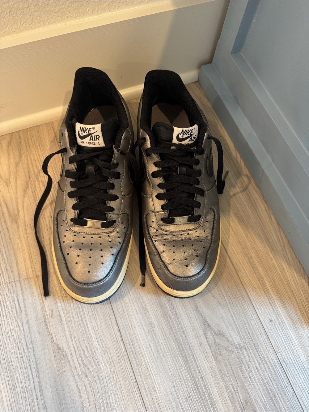 Nike Men’s Silver Metallic and Black Air Force 1 Sneakers